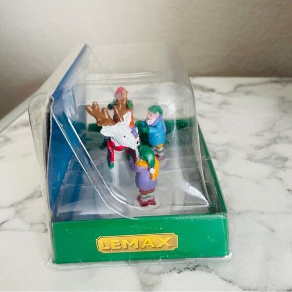 Lemax Village Collection figurine called "Storybook Santa". - Picture 4 of 7